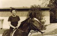 Andrea Seelich jezdí aktivně na koni. Nikoli v mém hřebčíně na Hájku